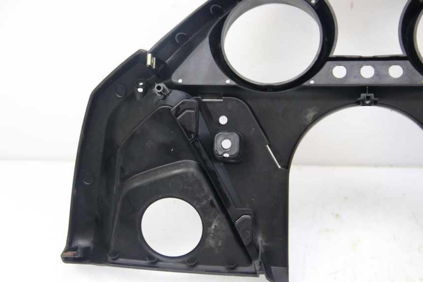 photo de SPEEDOMETER SURROUND KYMCO DINK STREET 125 (2009 - 2014) - Technical close-up