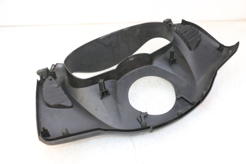 photo de SPEEDOMETER SURROUND HONDA FES S-WING SWING ABS 125 (2007 - 2015) - Zoom on usage condition