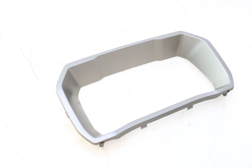 photo de SPEEDOMETER PANEL PIAGGIO MP3 HPE 530 (2022 - 2026) - Fixing points details