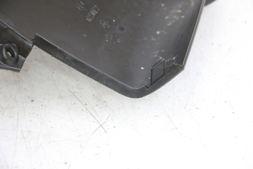 photo de SPEEDOMETER SURROUND PIAGGIO MP3 LT 400 (2007 - 2012) - Additional view of the item