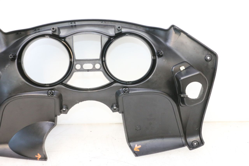 photo de SPEEDOMETER PANEL PIAGGIO MP3 RL 250 (2006 - 2010) - Fixing points details