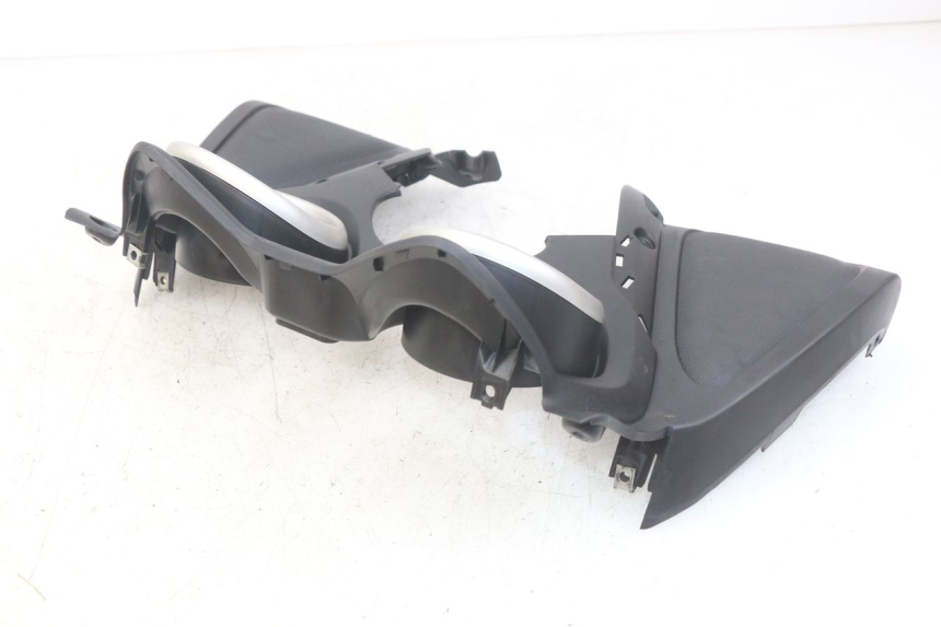 photo de SPEEDOMETER SURROUND MBK SKYCRUISER 125 (2010 - 2013) - Technical close-up