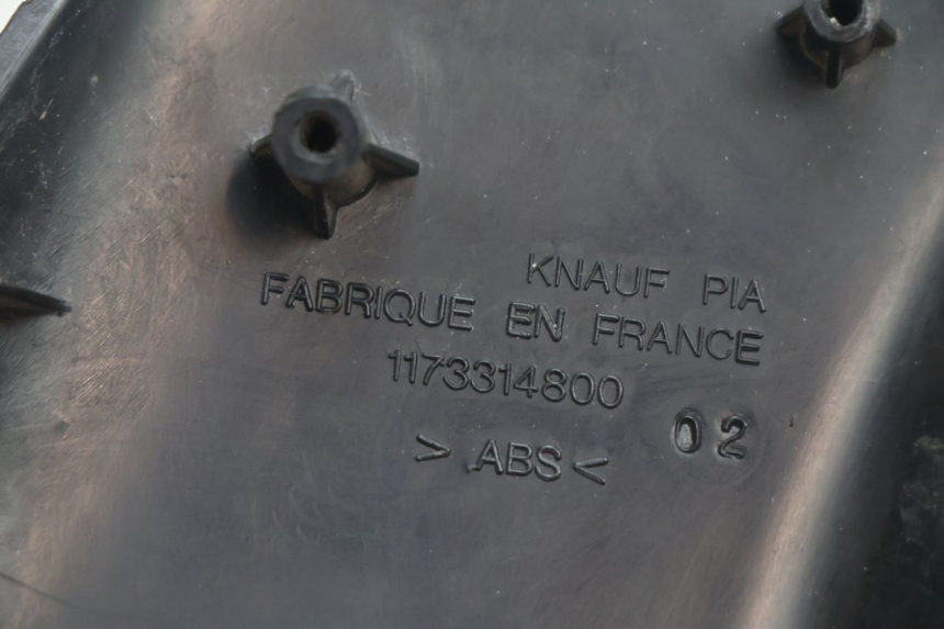 photo de SPEEDOMETER SURROUND PEUGEOT TREKKER 50 (1995 - 2004) - Surface and material condition
