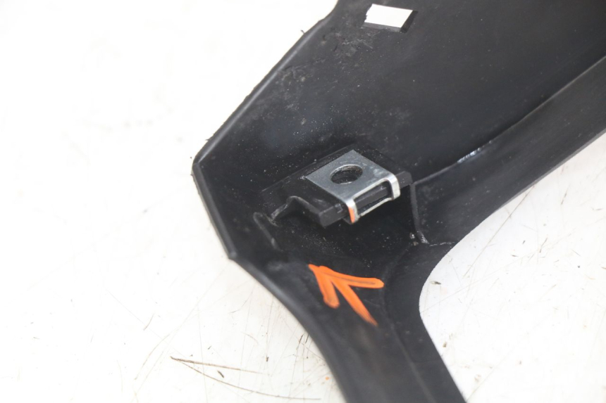 photo de SPEEDOMETER SURROUND YAMAHA X-MAX XMAX 125 (2010 - 2013) - Technical close-up