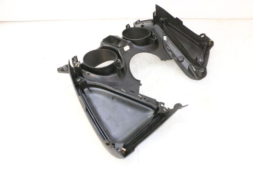 photo de SPEEDOMETER SURROUND YAMAHA X-MAX XMAX 125 (2010 - 2013) - Technical close-up