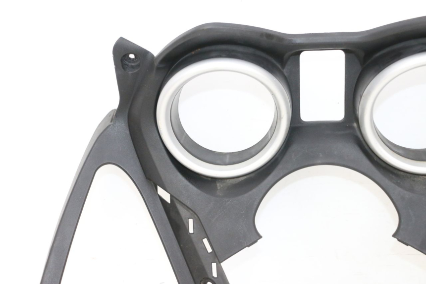 photo de SPEEDOMETER SURROUND YAMAHA X-MAX XMAX 125 (2010 - 2013) - Detailed visual inspection