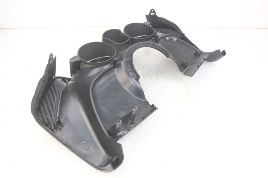 photo de SPEEDOMETER SURROUND YAMAHA YP MAJESTY 400 (2004 - 2008) - Technical close-up