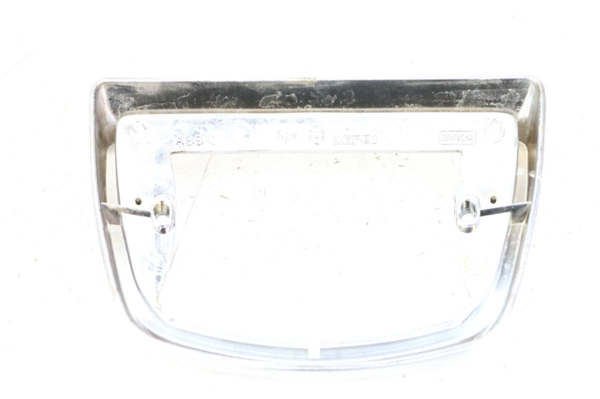 photo de REAR LIGHT SURROUND PIAGGIO VESPA LX 2T 50 (2005 - 2013) - Component detail
