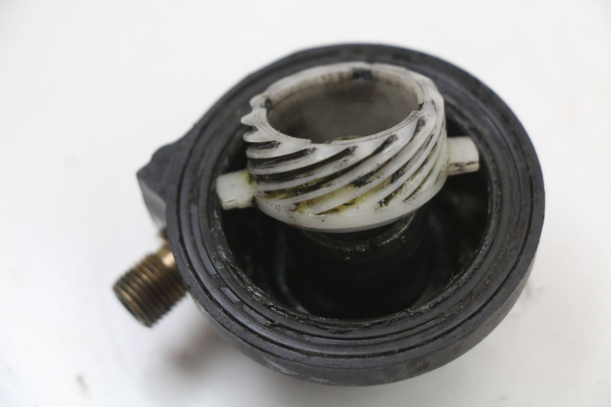 photo de SPEEDOMETER DRIVE PIAGGIO FLY 2T 50 (2004 - 2017) - Alternative perspective