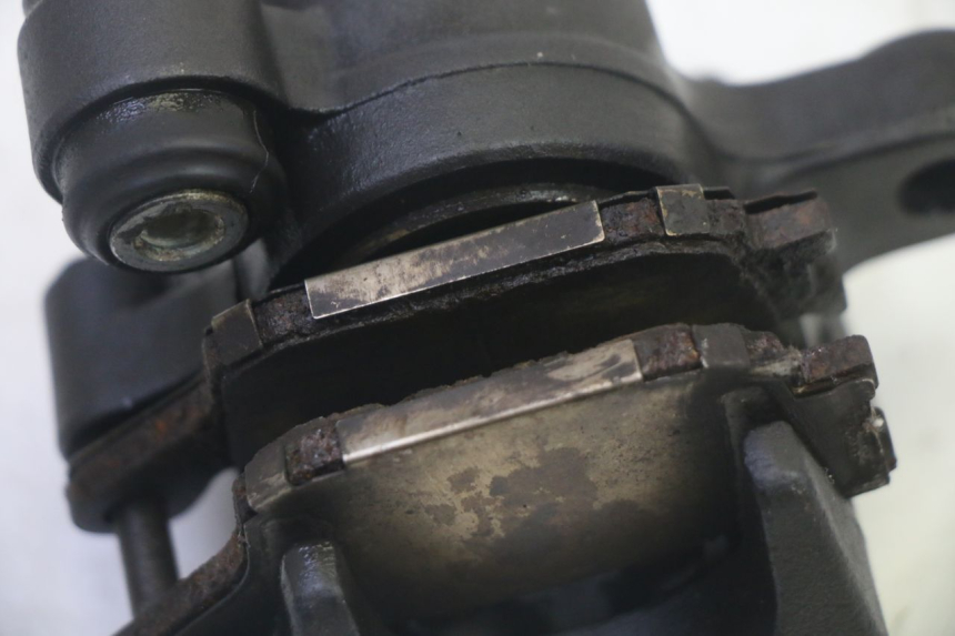 photo de REAR BRAKE CALIPER YAMAHA FZ6 N FAZER 600 (2004 - 2006) - Fixing points details