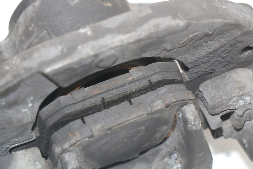 photo de REAR BRAKE CALIPER HONDA FES S-WING SWING 125 (2007 - 2015) - Fixing points details