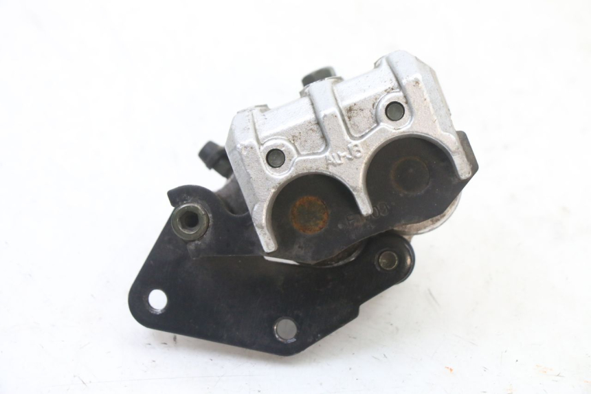 photo de REAR BRAKE CALIPER LONGJIA SHARPY 125 (2020 - 2024) - Alternative perspective