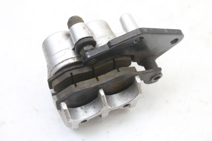 photo de REAR BRAKE CALIPER LONGJIA SHARPY 125 (2020 - 2024) - Technical close-up