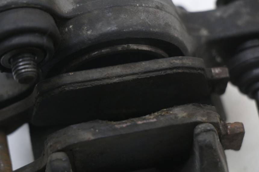 photo de REAR BRAKE CALIPER HONDA NTV DEAUVILLE 650 (1998 - 2001) - Fixing points details