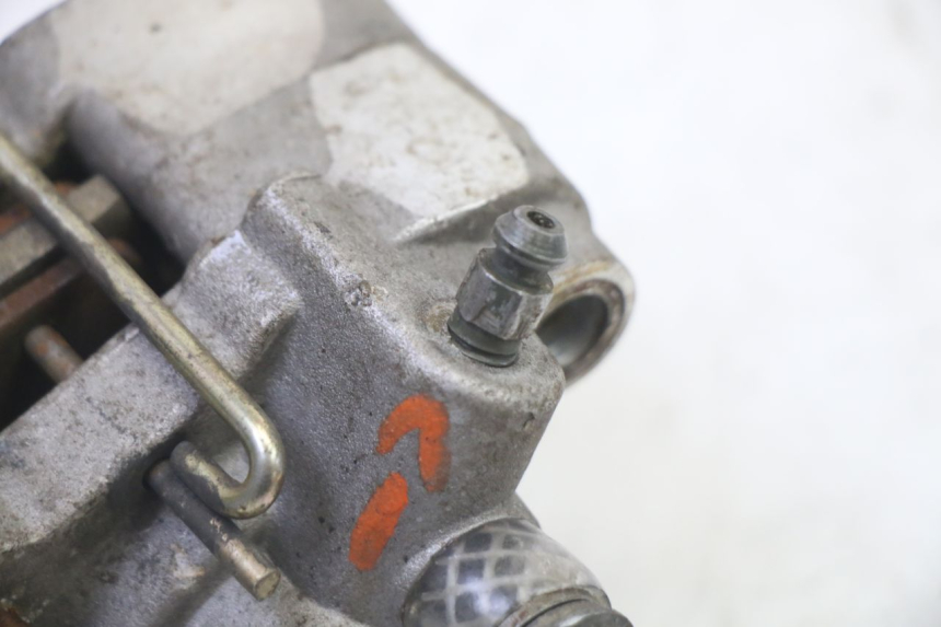 photo de REAR BRAKE CALIPER HYTRACK S 150 (2003 - 2011) - Alternative perspective