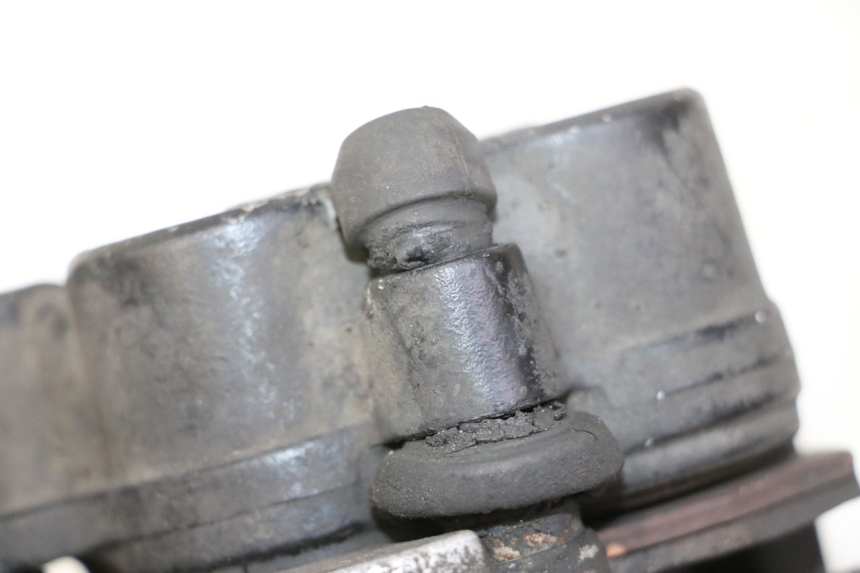 photo de REAR BRAKE CALIPER PEUGEOT SATELIS 125 (2013 - 2018) - Zoom on usage condition