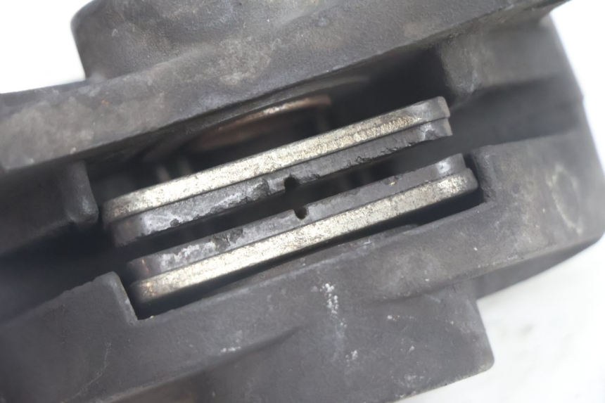 photo de REAR BRAKE CALIPER PEUGEOT SATELIS 125 (2006 - 2009) - Fixing points details