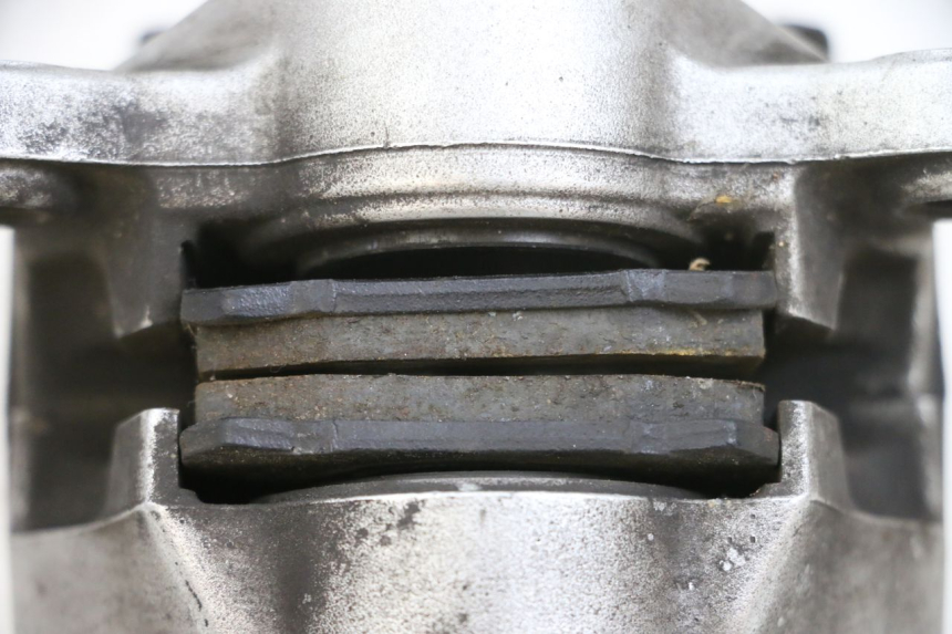 photo de REAR BRAKE CALIPER YAMAHA XMAX X-MAX 125 (2006 - 2009) - Zoom on usage condition