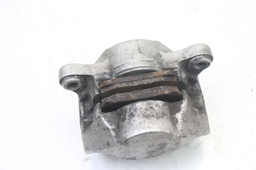 photo de REAR BRAKE CALIPER YAMAHA YP MAJESTY 125 (2007 - 2010) - Fixing points details