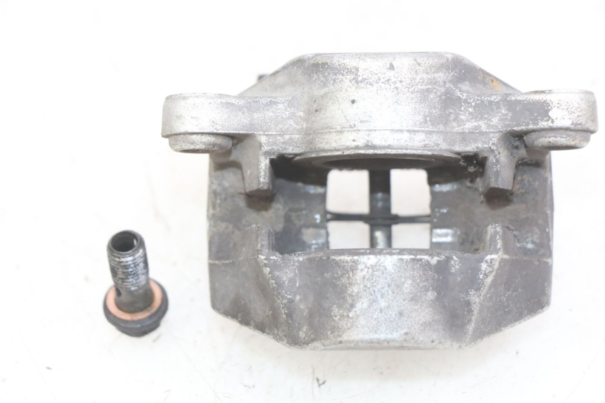 photo de REAR BRAKE CALIPER YAMAHA YP MAJESTY 125 (1998 - 2001) - Alternative perspective
