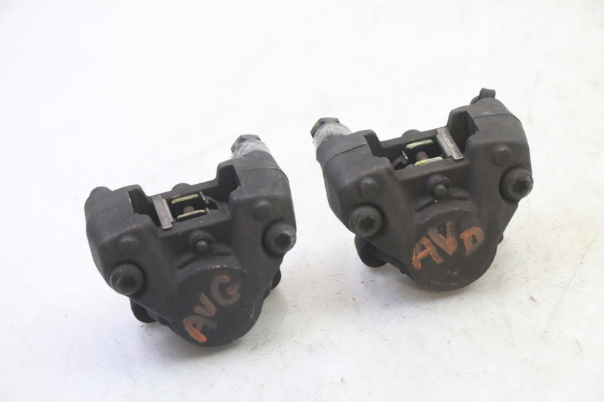 photo de FRONT BRAKE CALIPER QUADRO 4 4D 350 (2015 - 2018) - Alternative perspective