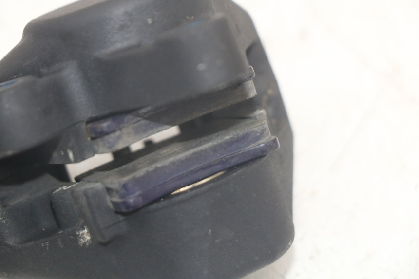 photo de FRONT BRAKE CALIPER YAMAHA AEROX 2T 50 (2013 - 2017) - Technical close-up