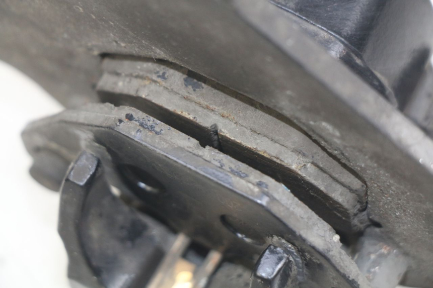 photo de FRONT BRAKE CALIPER KYMCO AGILITY 16+ 4T 50 (2018 - 2023) - Zoom on usage condition