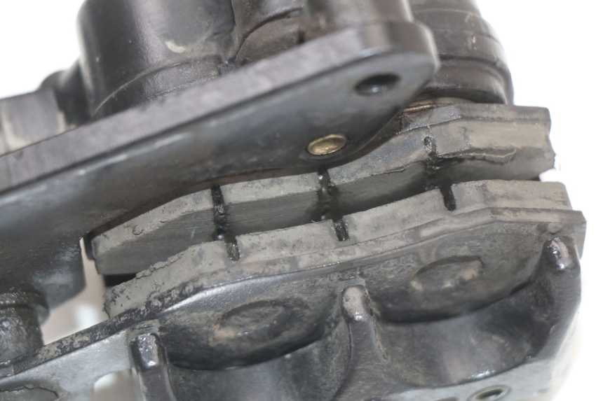 photo de FRONT BRAKE CALIPER KYMCO AGILITY 4T 50 (2005 - 2018) - Fixing points details