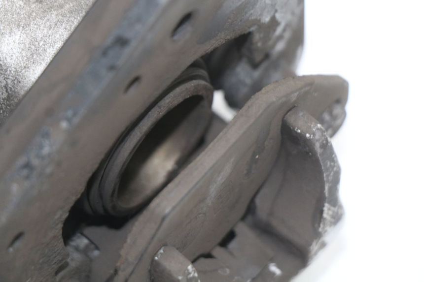 photo de FRONT BRAKE CALIPER KYMCO AGILITY FR 2T 50 (2012 - 2017) - Fixing points details