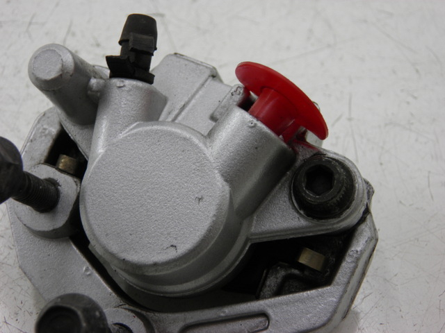 photo de FRONT BRAKE CALIPER BAOTIAN BT COLLECTOR 50 (2005 - 2013) - Technical close-up