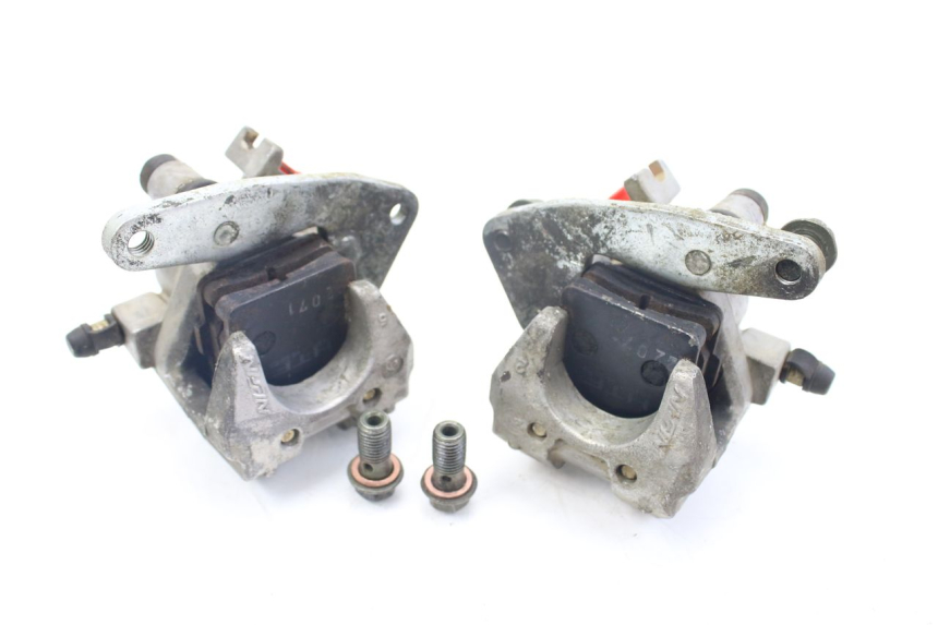 photo de FRONT BRAKE CALIPER YAMAHA BLASTER 200 (2003 - 2007) - Fixing points details