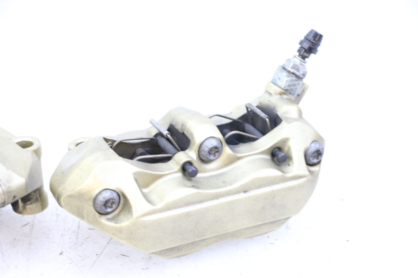 photo de FRONT BRAKE CALIPER BMW S RR ABS S1000RR 1000 (2015 - 2018) - Fixing points details