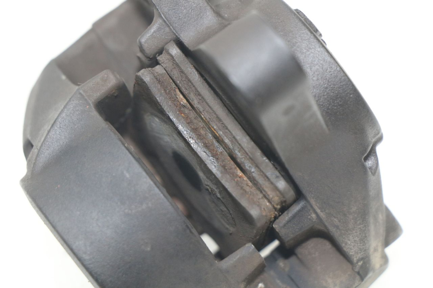 photo de FRONT BRAKE CALIPER MBK BOOSTER SPIRIT 50 (2004 - 2017) - Zoom on usage condition