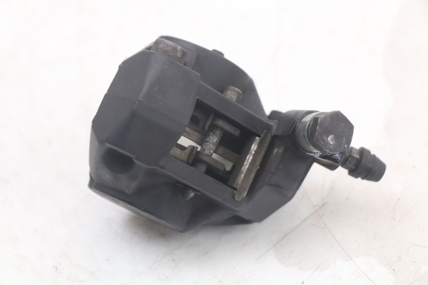 photo de FRONT BRAKE CALIPER MBK BOOSTER SPIRIT 50 (2004 - 2017) - Zoom on usage condition
