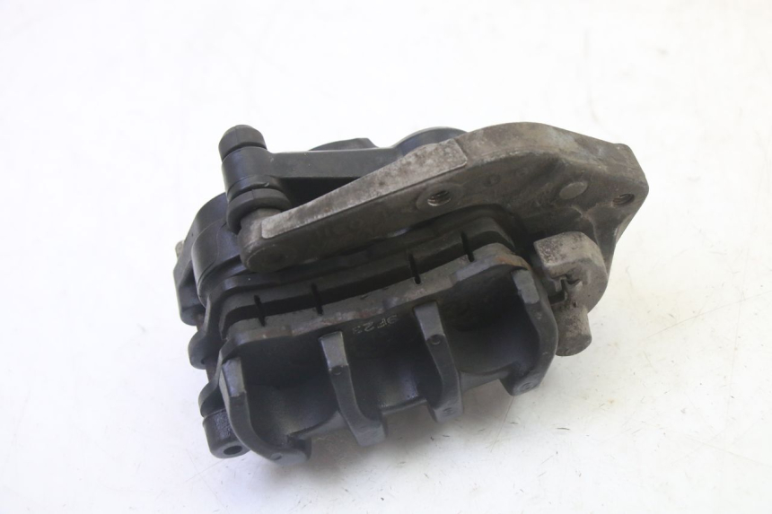 photo de FRONT BRAKE CALIPER SUZUKI BURGMAN 125 (2007 - 2014) - Technical close-up