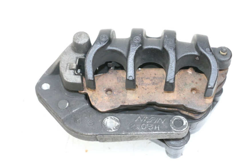 photo de FRONT BRAKE CALIPER SUZUKI BURGMAN 125 (2007 - 2014) - Alternative perspective