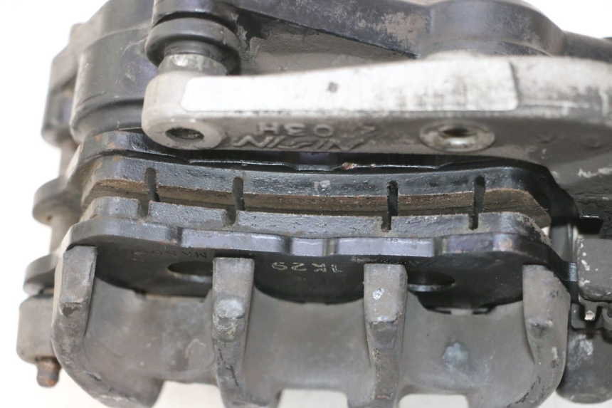 photo de FRONT BRAKE CALIPER SUZUKI BURGMAN 125 (2007 - 2014) - Alternative perspective