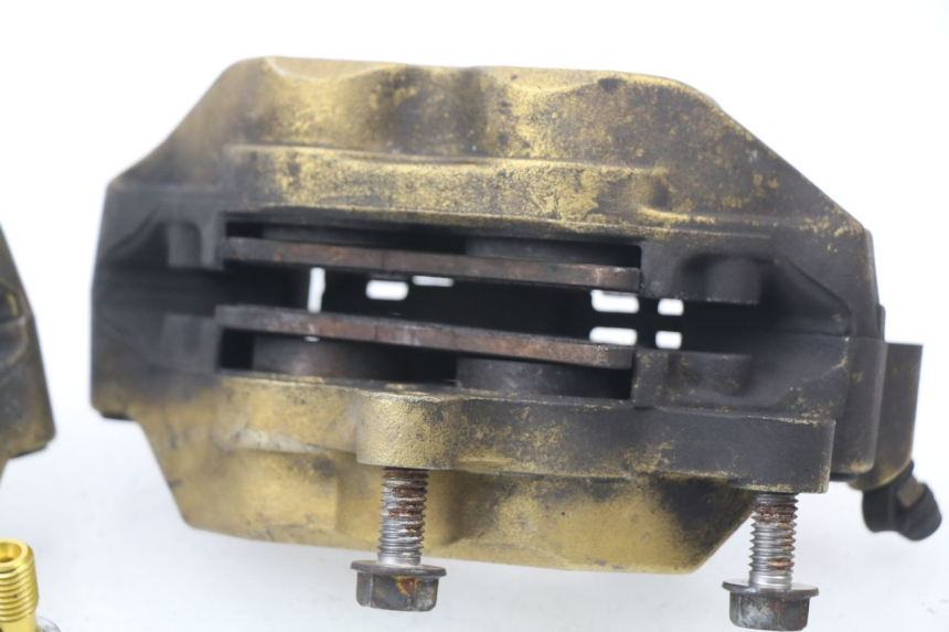 photo de FRONT BRAKE CALIPER HONDA CBR 929 RR FIREBLADE 900 (2000 - 2001) - Component detail