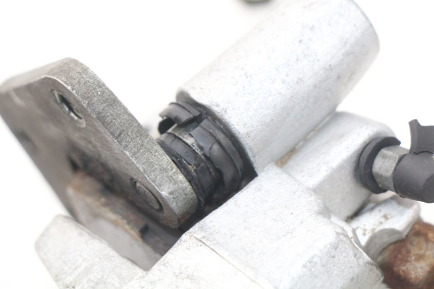 photo de FRONT BRAKE CALIPER JMSTAR CJ12M 125 (2005 - 2007) - Component detail