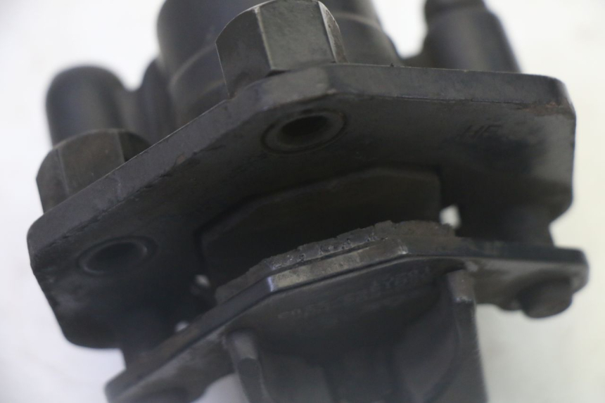 photo de FRONT BRAKE CALIPER PEUGEOT ELYSTAR 50 (2002 - 2014) - Fixing points details