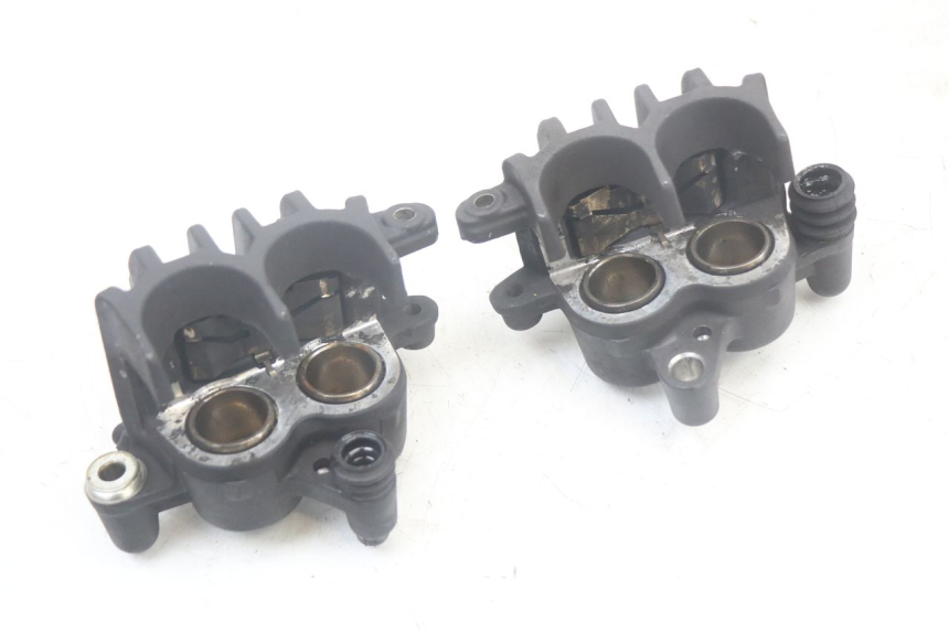 photo de FRONT BRAKE CALIPER KAWASAKI ER-6 ER6 N 650 (2012 - 2016) - Technical close-up