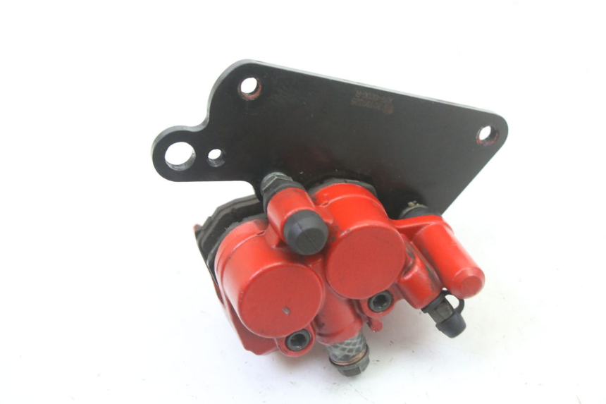 photo de FRONT BRAKE CALIPER SYM FIDDLE 3 III 50 (2014 - 2020) - Alternative perspective