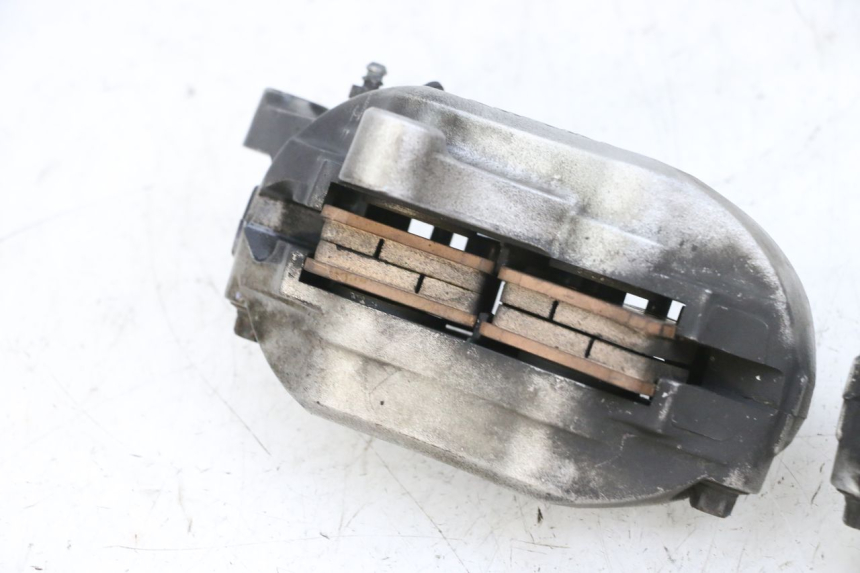 photo de FRONT BRAKE CALIPER YAMAHA FJR ABS 1300 (2006 - 2012) - Zoom on usage condition