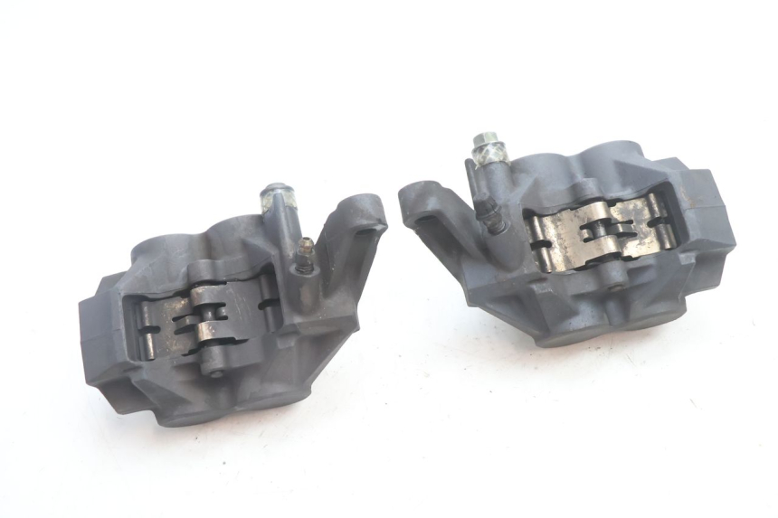 photo de FRONT BRAKE CALIPER YAMAHA FJR 1300 (2001 - 2005) - Technical close-up