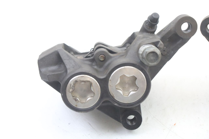 photo de FRONT BRAKE CALIPER YAMAHA FZ6 FAZER S2 600 (2007 - 2011) - Component detail