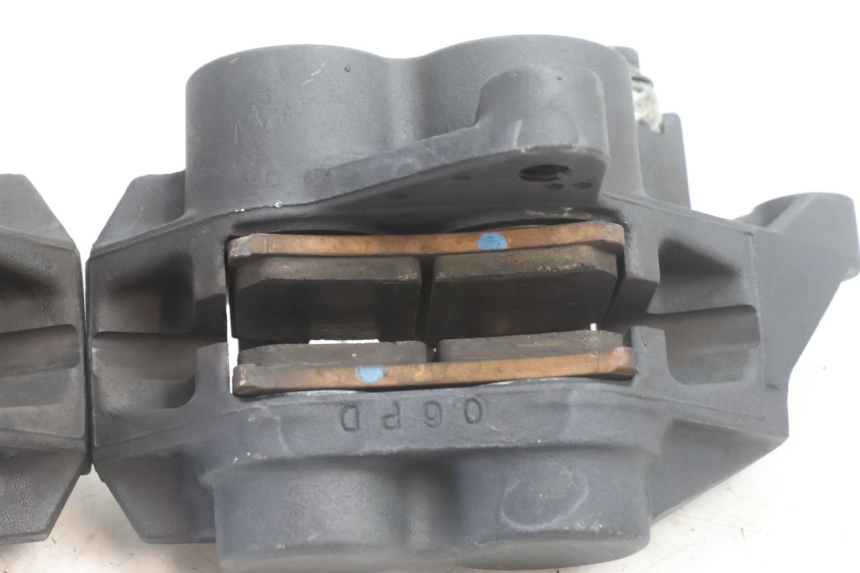 photo de FRONT BRAKE CALIPER YAMAHA FZ8 800 (2010 - 2016) - Distinctive features