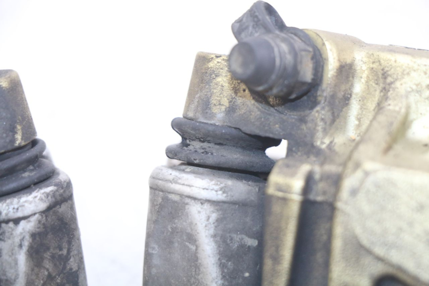 photo de FRONT BRAKE CALIPER GILERA GP 800 (2007 - 2013) - Fixing points details