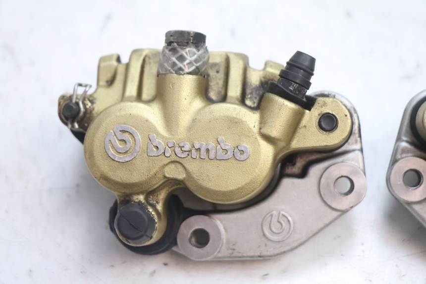 photo de FRONT BRAKE CALIPER GILERA GP 800 (2007 - 2013) - Zoom on usage condition