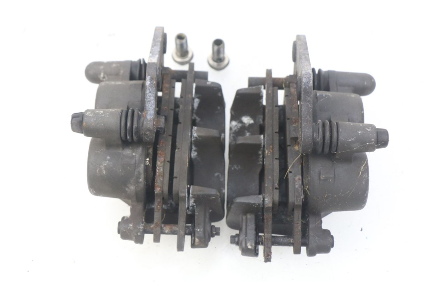 photo de FRONT BRAKE CALIPER SUZUKI GSF N BANDIT 600 (2000 - 2004) - Fixing points details