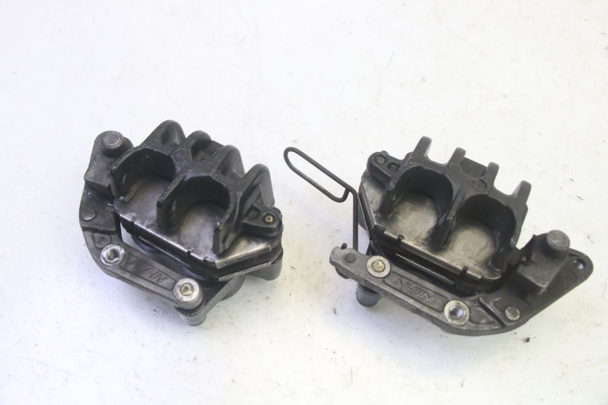 photo de FRONT BRAKE CALIPER SUZUKI GSF N BANDIT 600 (1996 - 1999) - Technical close-up